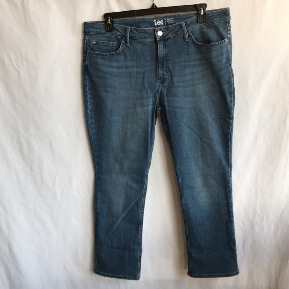 Lee midrise regular fit straight leg jeans, size 18P